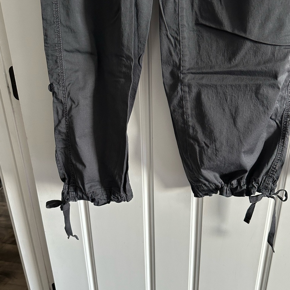 Women’s plus size 24W 2 pairs Charcoal gray and Olive green Cargo Pants - Picture 3 of 16